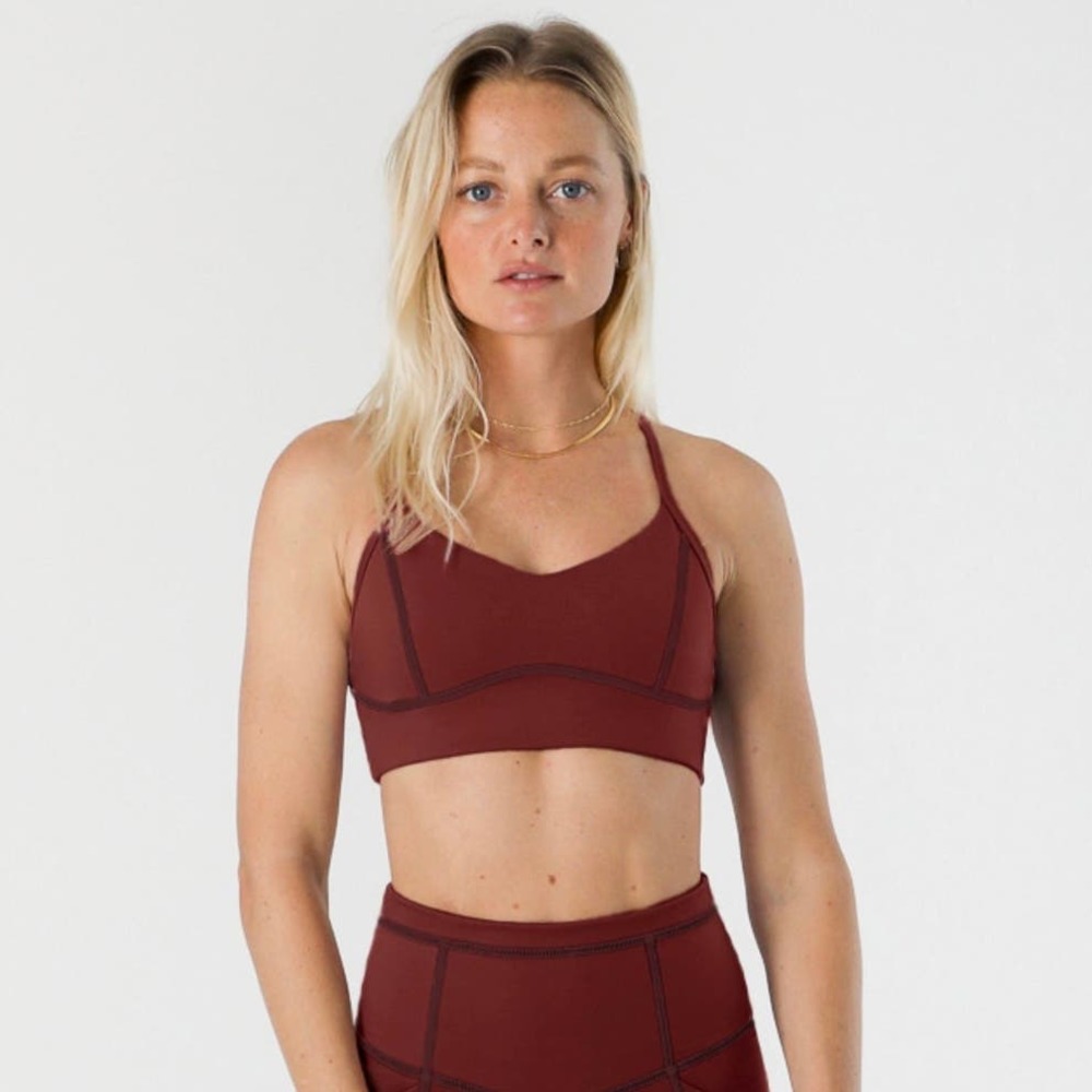 Playground Active Burgundy Strappy Back Pullover Sports Bra Size XL